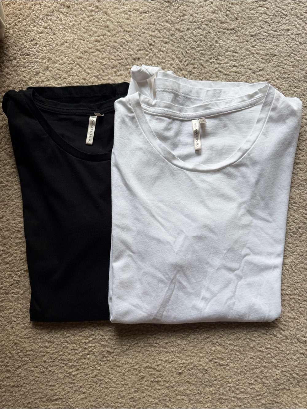 Lot of 2 Banana Republic 100% Supima Cotton Tees Size Medium